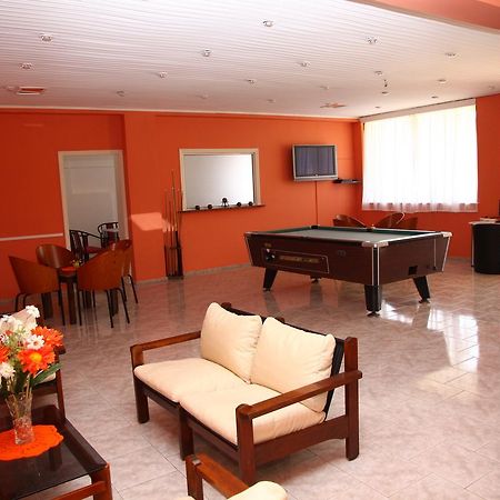 Triton Garden Hotel Малиа Екстериор снимка