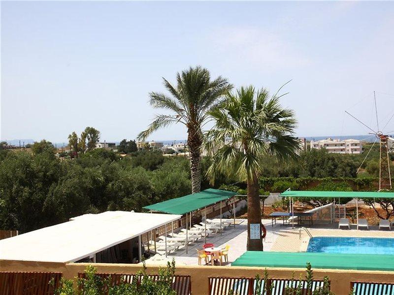 Triton Garden Hotel Малиа Екстериор снимка