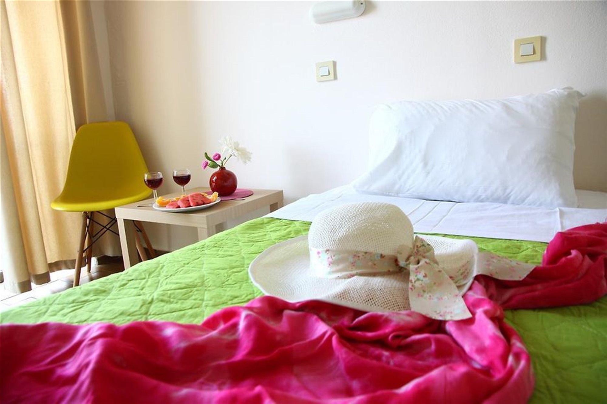 Triton Garden Hotel Малиа Екстериор снимка
