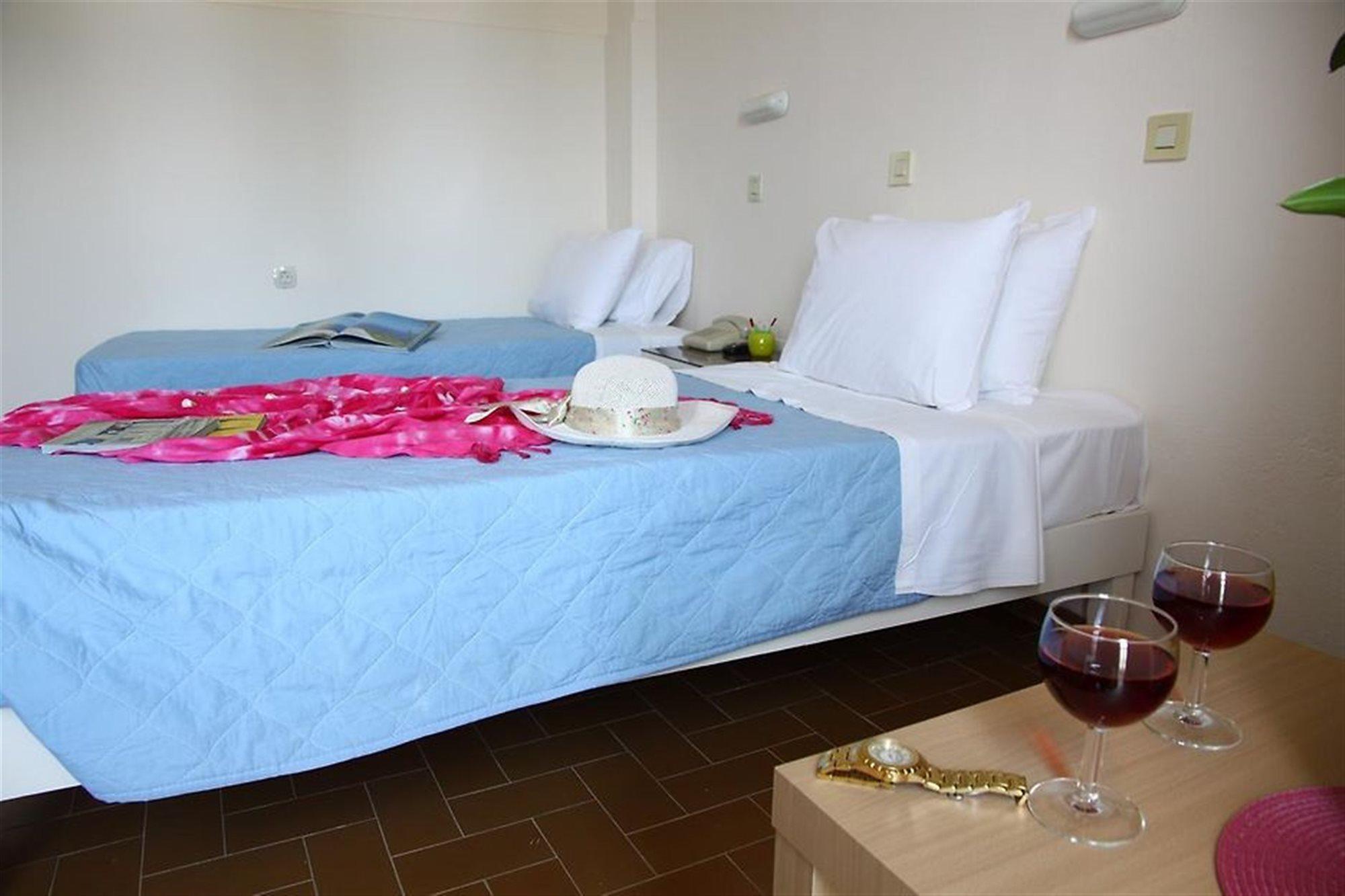 Triton Garden Hotel Малиа Екстериор снимка