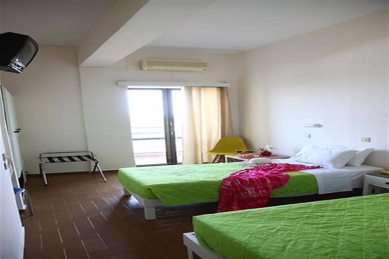 Triton Garden Hotel Малиа Екстериор снимка