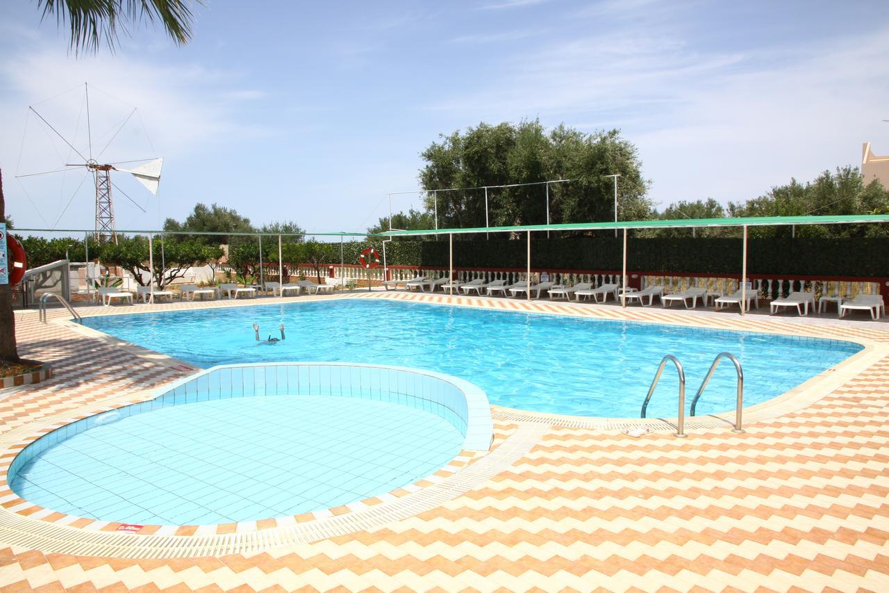 Triton Garden Hotel Малиа Екстериор снимка