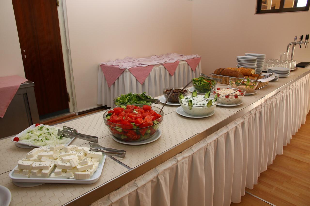Triton Garden Hotel Малиа Екстериор снимка
